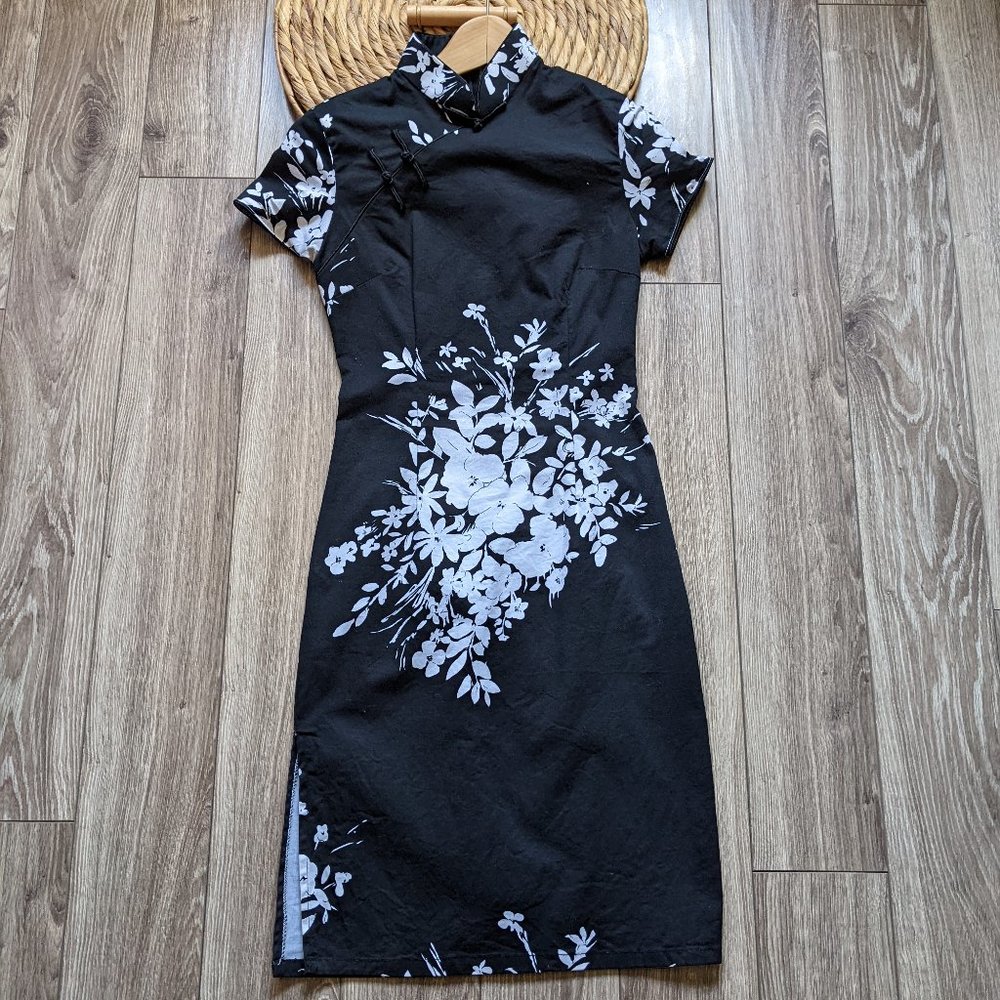 Used (XS) - Black Qipao Midi Dress